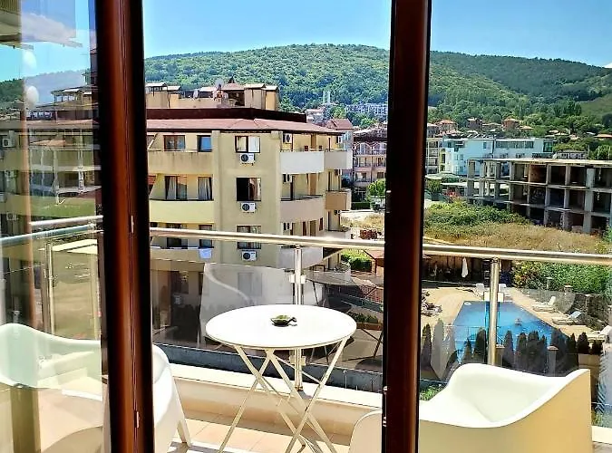 Obzor Tatyana Apartaments Bonjour photo