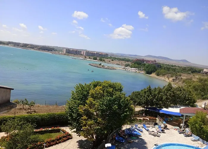 Photo de Sea View Holiday For Family And Friends Aheloy, Near Sunny Beach-Почивка С Изглед Към Морето За Семейство И Приятели Ахелой, Близо До Слънчев Бряг