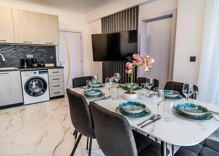 Sea View Luxury Apartments- Forest Retreat Luxury Suite Ahtopol képek